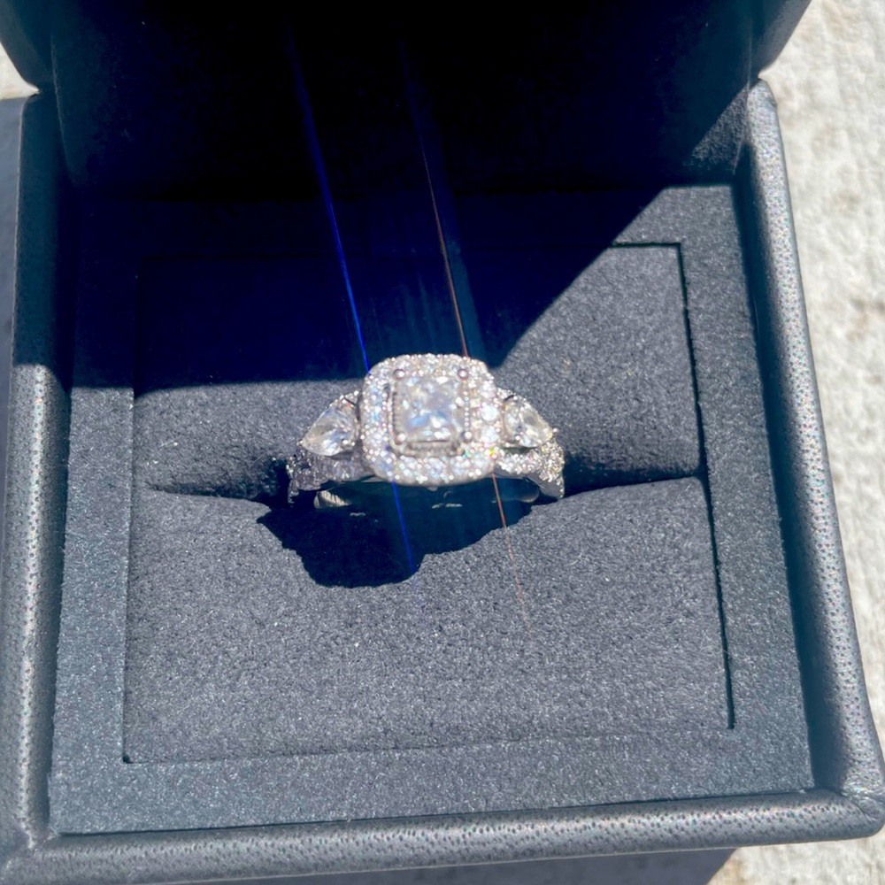 1.5 TKW Vera Wang 6.5 Diamond ring